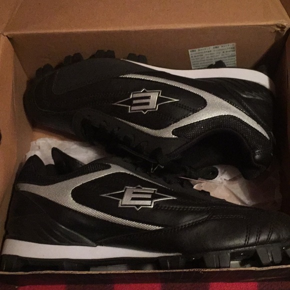 Men’s Easton baseball cleats - Picture 1 of 1